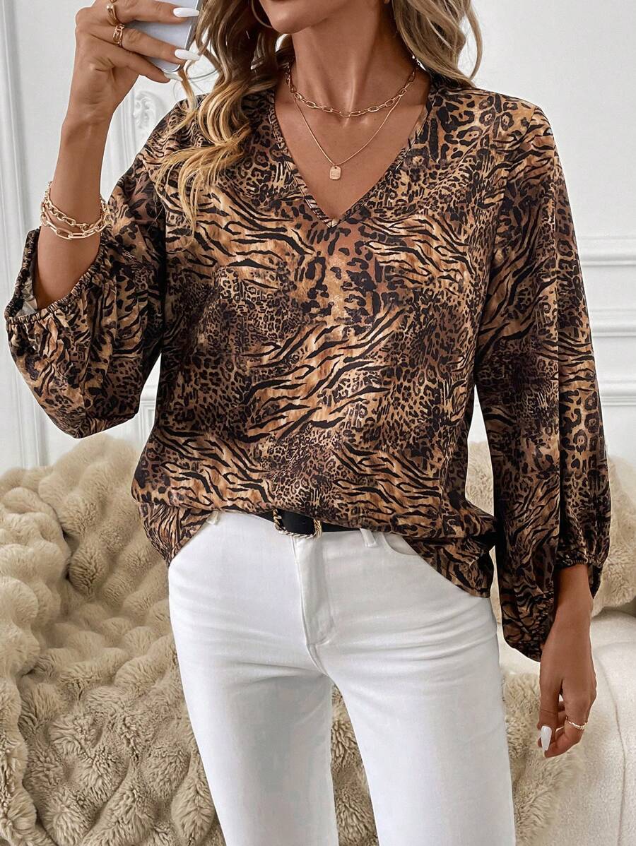 SHEIN Clasi Blusa de manga larga de moda para uso diario con escote en V y manga farol, estampada con estampado de leopardo
