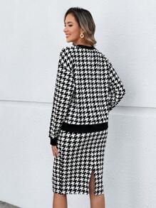 EMERY ROSE 秋冬女士两件套服装，1 套千鸟格印花运动衫和优雅开衩下摆半身裙 - 黑與白 - 查看 2