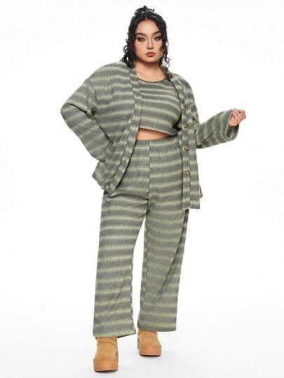 3 pièces Ensemble de pyjama grande taille avec motif floral, sherpa et motif gaufré. Confortable et doux.