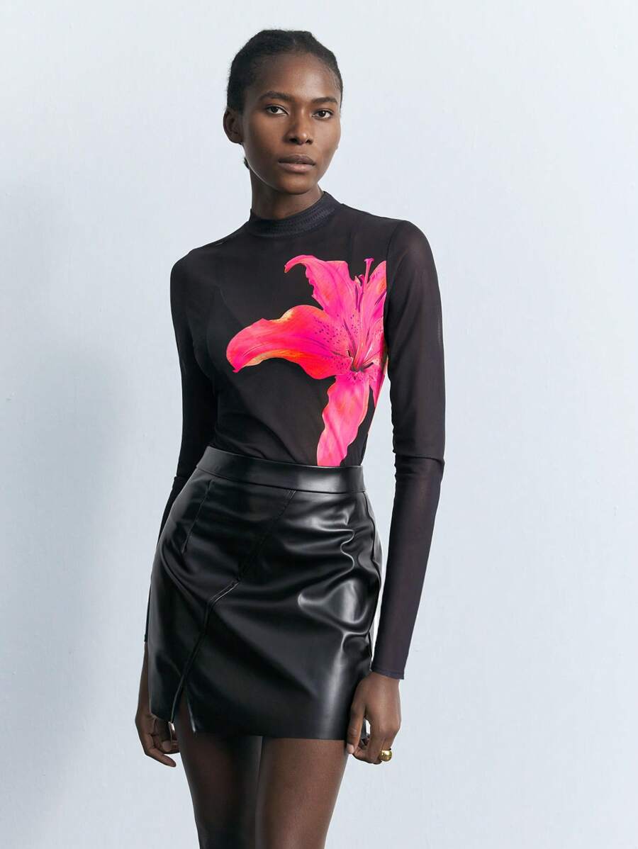 Maija Áo kiểu nữ màu đỏ in hoa, cổ đứng, ôm sát, chất liệu lưới xuyên thấu, gợi cảm và thời trang cho mùa xuân hè, ngày lễ tình nhân. Áo tay ngắn in kỹ thuật số, cổ tròn, ôm sát, đa năng cho cả ngày lễ và mặc hàng ngày, trang phục công sở, trang phục thường ngày. - Màu tím - Xem 1