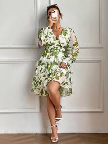 Truni Sometimesglam Plus Size Fashionable Print V-Neck Layered Loose Casual Long Sleeve Dress, For Pear Triangle Body Shape, For Summer - Green - View 7