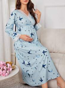 Camisón de maternidad de manga murciélago con estampado de estrellas, luna y mariposa, cuello en V con encaje de contraste cruzado, vestido de pijama de manga larga