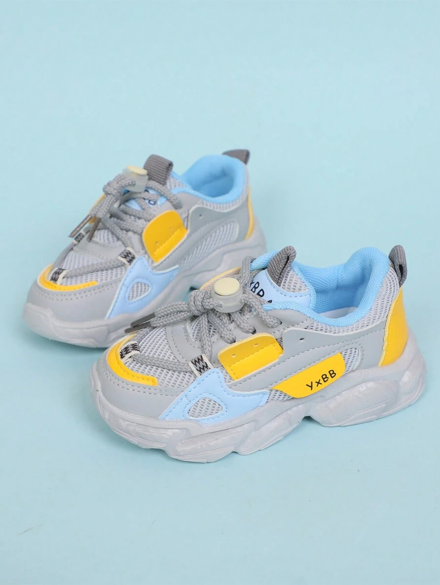 1 双男童透气前系带休闲运动鞋，蓝色，流行儿童款式