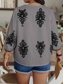 SHEIN Holidaya 大码纯色拼布长袖印花休闲衬衫，随机印花设计 - 淡紫色 - 查看 2