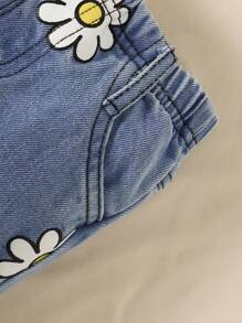 女婴花卉和字母印花长袖 T 恤和松紧腰直筒牛仔裤套装，春/秋