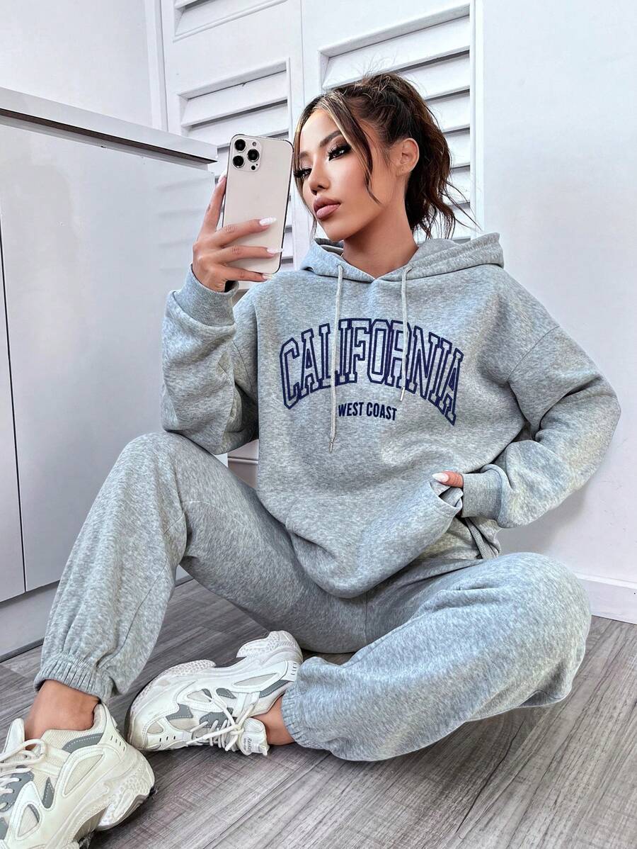 Flirla 2 件套女士字母印花连帽长袖上衣和裤子，休闲装 - 灰色 - 查看 1