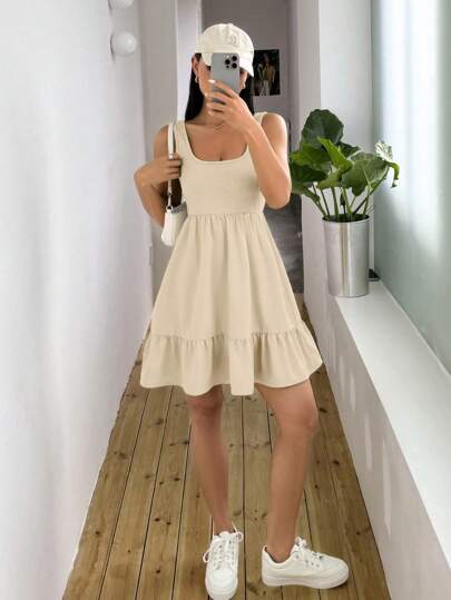Flirla Kadın Düz Renk Geniş Yaka Fırfırlı Etek Ucu Fitilli Örme Günlük Kolsuz Elbise