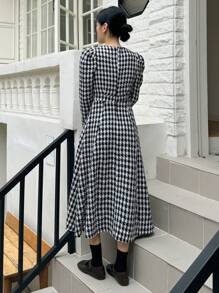 DAZY Vestido largo casual de cuello redondo y manga larga con cintura ceñida, estilo minimalista para otoño e invierno, con volantes, ropa de mujer de otoño, vestido largo a cuadros - Negro - Ver 6