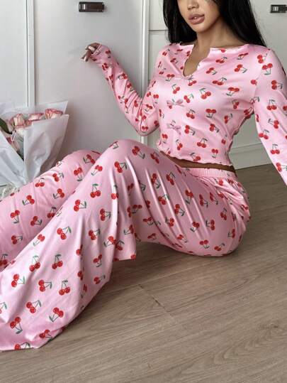 SweetSlumber Conjunto de pijama de top de manga larga con escote en pico y pantalones con estampado de cerezas para mujer, ropa de otoño e invierno cómoda y elegante