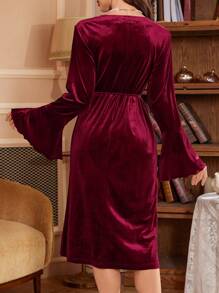 Elegant Solid Color Side Ties V Neck Flare Sleeve Velvet Bathrobe - Burgundy - View 2