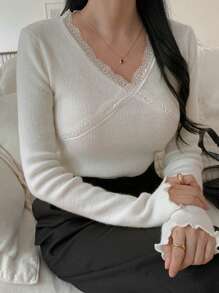 DAZY 新款秋季女式撞色蕾丝 V 领长袖修身毛衣，秋季女装