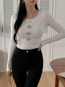 DAZY 女士休闲几何印花圆领修身 T 恤，秋冬 - 白色 - 查看 3