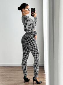 SHEIN ICON 2 件黑色网格图案 T 恤和紧身裤套装，2 合 1 服装，个性化 - 黑色 - 查看 2
