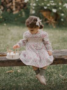 SHEIN Baby Girls Vintage Elegant  Ditsy Floral Casual Dress, Suitable For Daily Wear, Family Gathering, Holiday Celebration, Photography And Other Occasions. Can Be Worn Alone Or Paired With A Jacket Or Leggings For Different Weather And Occasions - Multicolor - View 5