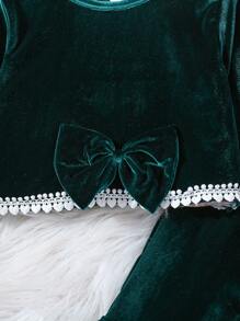 SHEIN Áo cánh tay loe nhung thanh lịch kiểu đô thị cho bé gái, có nơ và viền ren, quần ống loe, phù hợp mặc vào mùa thu/đông, mang đến vẻ ngoài thanh lịch cho bé gái - Màu xanh lá cây đậm - Xem 3