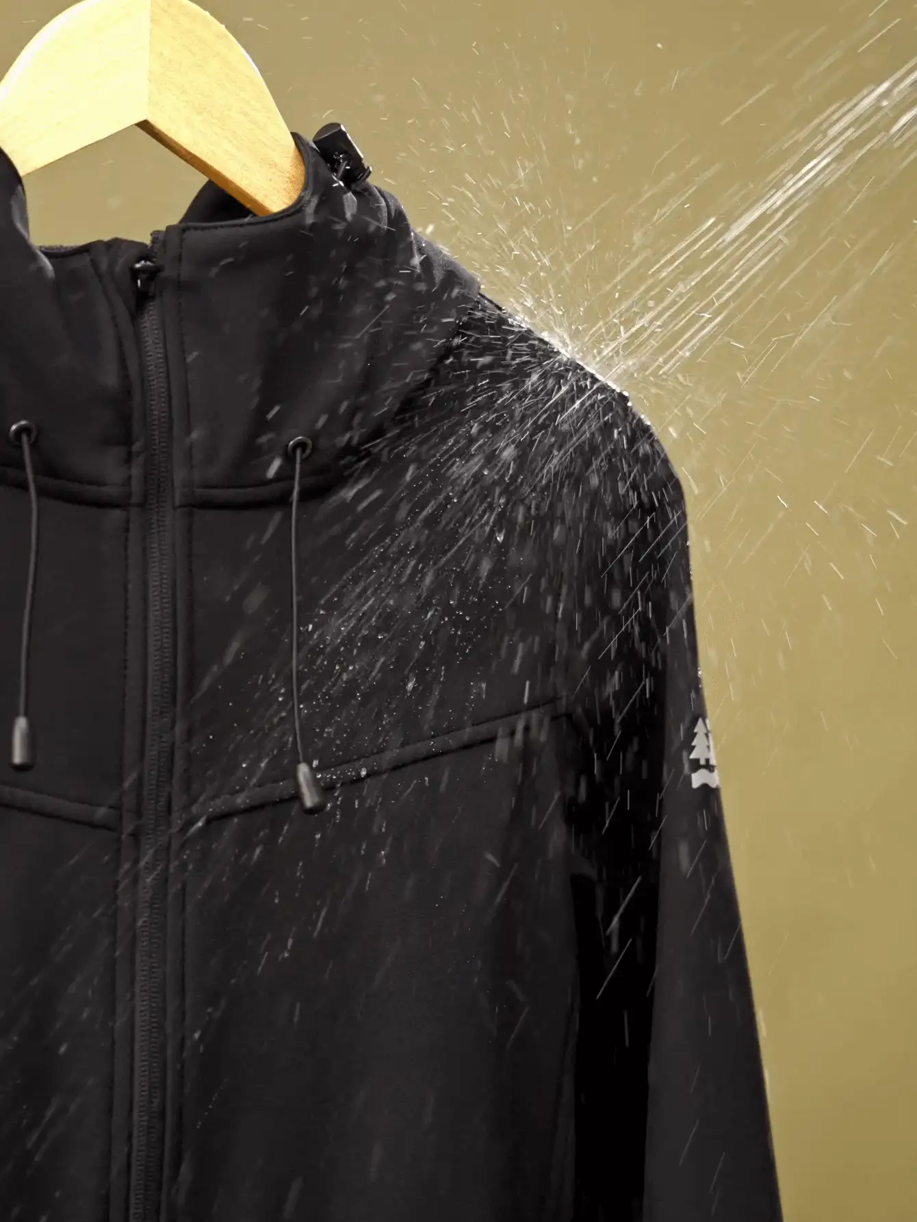 In My Nature 女士秋季连帽户外风衣外套 - 黑色 - 查看 13