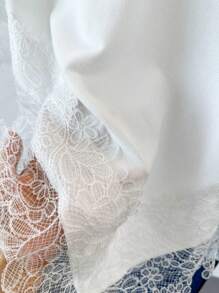 SHEIN LUNE 大码女式圆领撞色蕾丝白色 T 恤，秋季 - 白色 - 查看 6