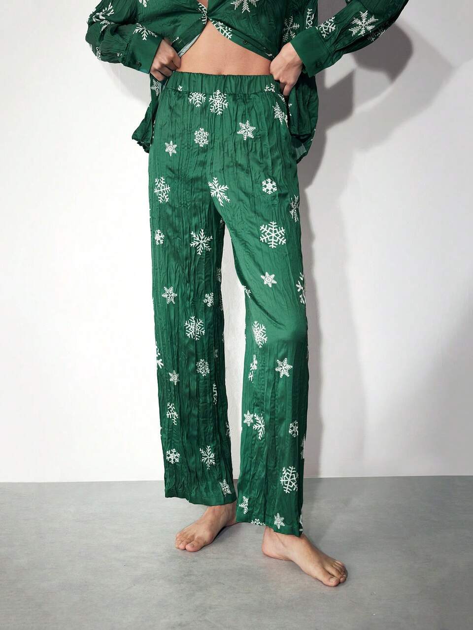 SHEIN Maija 2pcs Women Green Button Front Snowy Print Long Sleeve Top And Pants Christmas Pajama Set, Casual Design, Autumn/Winter