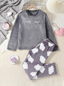 两件套少女休闲毛绒云朵图案裤装，搭配刺绣睫毛长袖上衣，舒适保暖家居服