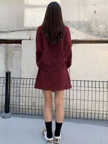DAZY 女士纯色卫衣和迷你裙两件套，圣诞节、节日、秋季休闲套装 - 酒紅色 - 查看 2