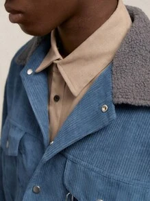 AKNOTIC Business Casual Áo khoác nam cổ raglan rộng rãi, cài nút kim loại phía trước, màu xanh lam, nhiều túi, thiết kế tách rời, phù hợp mặc hàng ngày vào mùa thu/đông, phụ kiện dây xích kim loại, phụ kiện kim loại chữ cái, viền nhung kẻ và lông cừu tương phản màu - Màu xanh lam - Xem 3