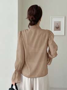 DAZY 女士纯色领带蝴蝶结荷叶边袖口长袖衬衫 - 駝色 - 查看 2