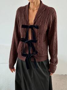 SHEIN Essnce Pull en velours chocolat pour femmes, cardigan automne/hiver avec nœud velours, pull-over femme d'automne avec nœud devant contrastant, pulls d'automne pour femme, pulls de Thanksgiving/Noël - Marron - Voir 3