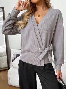EMERY ROSE V-Neck Textured Drawstring Hem Long Sleeve Grey Cropped Sweatshirt Pullover Fall Outfit - Grey - View 3