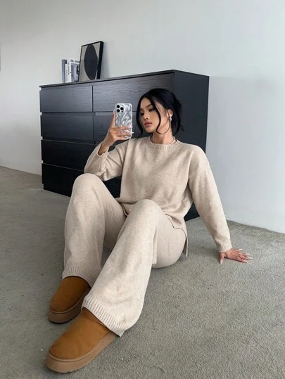 Flirla 大码柔软修身百搭休闲阔腿裤套装搭配长袖针织毛衣，适合冬季