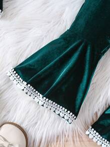 SHEIN Áo cánh tay loe nhung thanh lịch kiểu đô thị cho bé gái, có nơ và viền ren, quần ống loe, phù hợp mặc vào mùa thu/đông, mang đến vẻ ngoài thanh lịch cho bé gái - Màu xanh lá cây đậm - Xem 4