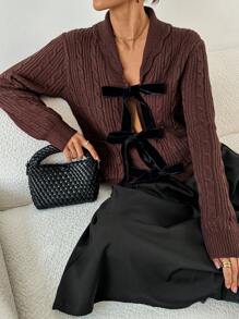 SHEIN Essnce Pull en velours chocolat pour femmes, cardigan automne/hiver avec nœud velours, pull-over femme d'automne avec nœud devant contrastant, pulls d'automne pour femme, pulls de Thanksgiving/Noël - Marron - Voir 4
