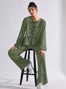 EURMUSE Plus Woman Bow Strap Long Sleeved Tw Pieces Set - Green - View 1