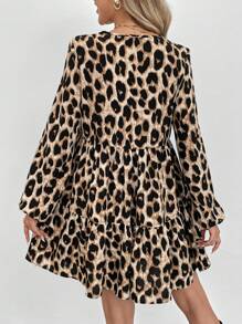 SHEIN LUNE Vestido casual, elegante y para la oficina con cuello en V, mangas abultadas, mangas farol, bajo multicapa en forma de paraguas y estampado de leopardo vintage para mujeres, otoño/invierno - Multicolor - Ver 2