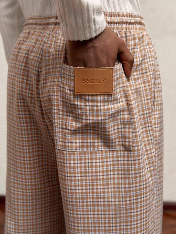 AKNOTIC Business Casual Men's Woven Plaid Loose Casual Drawstring Waist Mid-Rise Straight Wide Leg Khaki Pants, With Contrast Drawstring, Contrast Letter Leather Patched