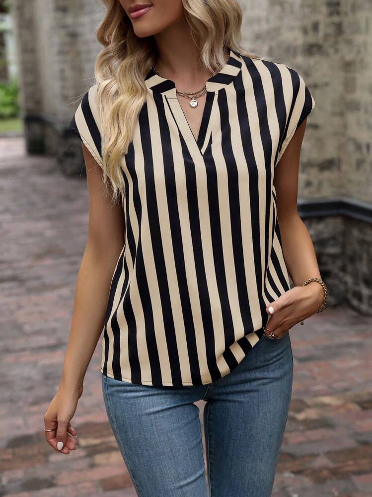 EMERY ROSE Blusa elegante de manga curta com decote em V entalhado e estampa listrada para uso no escritório - Multicolorido - Visão 3