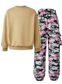 SHEIN Explorewe 2 件套 Tween Girl 迷彩裤和吉他字母印花运动衫套装 - 彩色 - 查看 2