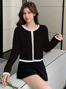 DAZY Bộ 2 áo len cardigan viền màu cho nữ kèm áo hai dây - màu đen - Xem 5