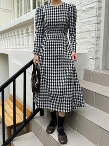 DAZY Vestido largo casual de cuello redondo y manga larga con cintura ceñida, estilo minimalista para otoño e invierno, con volantes, ropa de mujer de otoño, vestido largo a cuadros - Negro - Ver 3