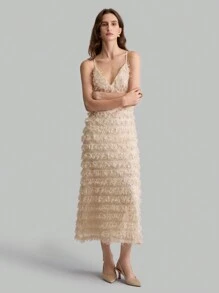 Ontre Váy Maxi Cổ Chữ V Tua Rua Màu Mơ, Thanh Lịch Cho Tiệc Năm Mới, Thời Trang Và Thiết Kế, Phải Có Cho - Màu be - Xem 4