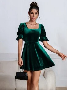 SHEIN Privé 女士优雅珍珠装饰荷叶边泡泡袖圣诞绿色连衣裙 - 綠色 - 查看 4