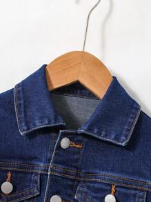 SHEIN Ropa casual de moda para niño: 2 piezas chaqueta de mezclilla negra con diseño desgastado y roto de manga larga y pantalón de mezclilla negro elástico roto para uso diario y vuelta al colegio - Azul lavado oscuro - Ver 4