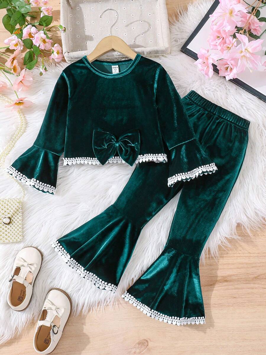 SHEIN Áo cánh tay loe nhung thanh lịch kiểu đô thị cho bé gái, có nơ và viền ren, quần ống loe, phù hợp mặc vào mùa thu/đông, mang đến vẻ ngoài thanh lịch cho bé gái - Màu xanh lá cây đậm - Xem 1