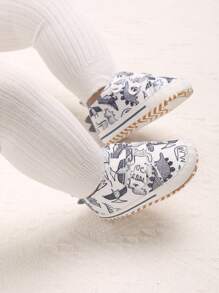 1 Pair 0-1 Year Old Infant Soft Bottom Casual Sports Shoes With Cartoon Hook And Loop Design, Suitable For Spring & Autumn