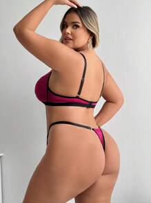 Set de sujetador y pantie de tallas grandes con tirantes de espagueti y borde de contraste sin aros - Rojo violeta - Ver 2