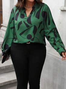 SHEIN Clasi Plus Size willekeurig bedrukt overhemd met inkeping in de kraag
