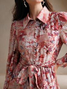 Anewsta 翻领长袖扎染花卉印花腰带荷叶边下摆优雅度假长裙女装 - 粉色 - 查看 2