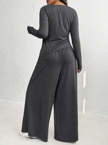 SHEIN Essnce Bộ đồ thường ngày cỡ lớn cho nữ, Bộ đồ xám Quần ống rộng, Bộ đồ dài tay, Bộ đồ hai mảnh cho nữ, Bộ đồ hai mảnh cho nữ Bộ đồ hai mảnh cho nữ, Bộ đồ mùa đông, Quần áo cho mẹ và bé, Bộ đồ hai mảnh cho mùa thu Bộ đồ hai mảnh - Màu xám đen - Xem 2