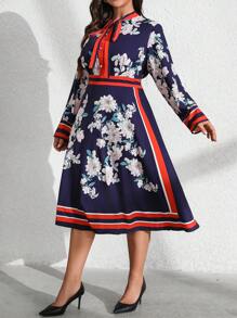 SHEIN Clasi 1 chiếc váy dệt kim dài tay in hình ông già Noel cỡ lớn màu tương phản cho nữ, trang phục maxi thu đông cho nữ - Nhiều màu - Xem 5