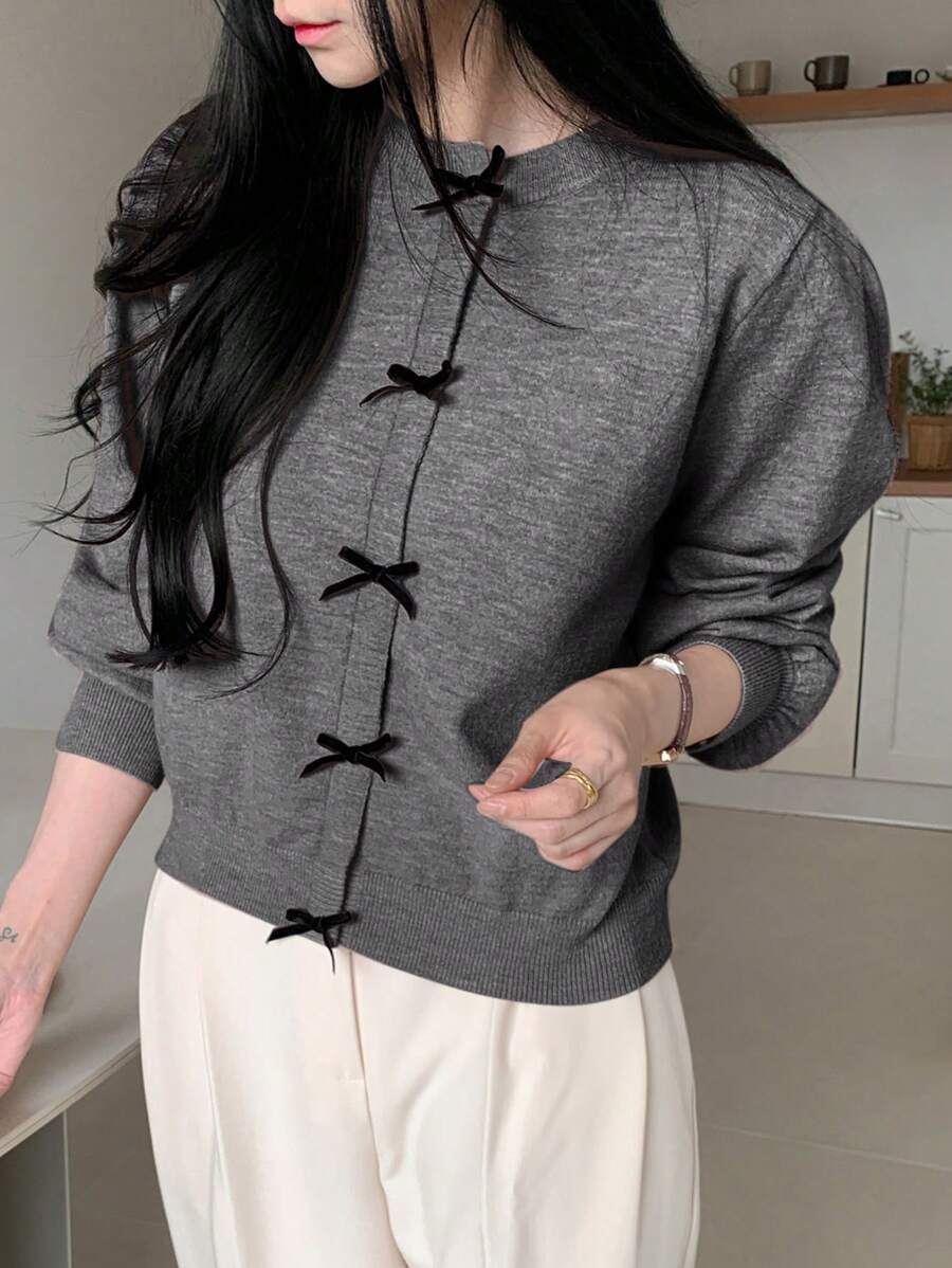 DAZY 女士休闲撞色蝴蝶结装饰毛衣，秋冬，秋季女装 - 深灰色 - 查看 1