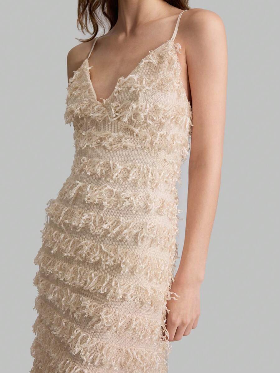 Ontre Váy Maxi Cổ Chữ V Tua Rua Màu Mơ, Thanh Lịch Cho Tiệc Năm Mới, Thời Trang Và Thiết Kế, Phải Có Cho - Màu be - Xem 1